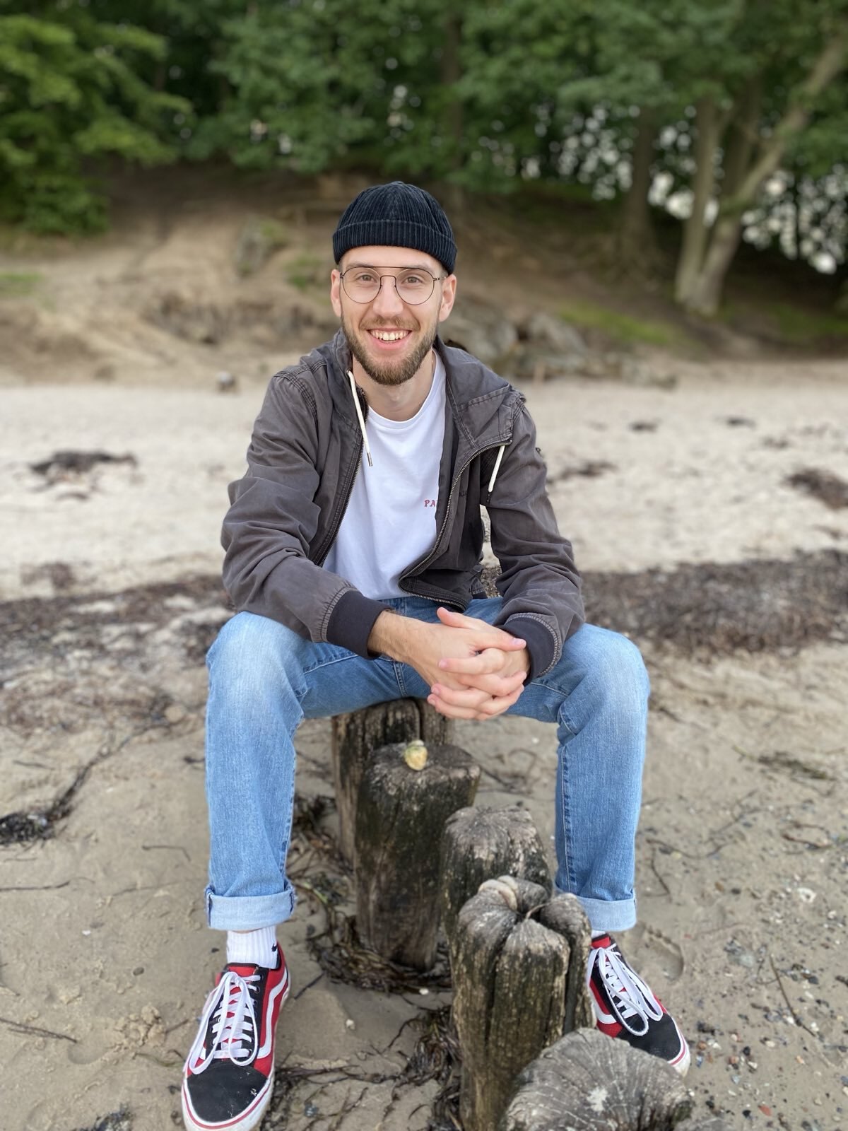 Portraitfoto (quadratisch, Auflösung mind. 1.200 x 1.200)